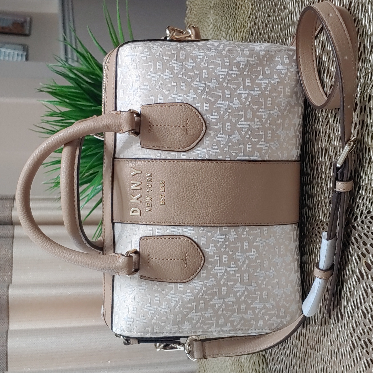 Dkny Noho- Lg Satchel